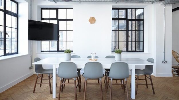 700×394 distribucion-oficina-moderan-1170×650 700×394